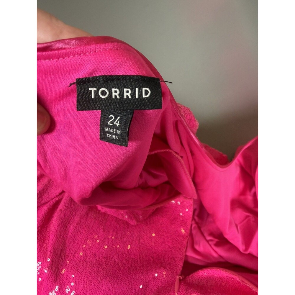 Torrid At The Knee Sequin Strong Shoulder Dress Pink size 24 - Picture 11 of 16